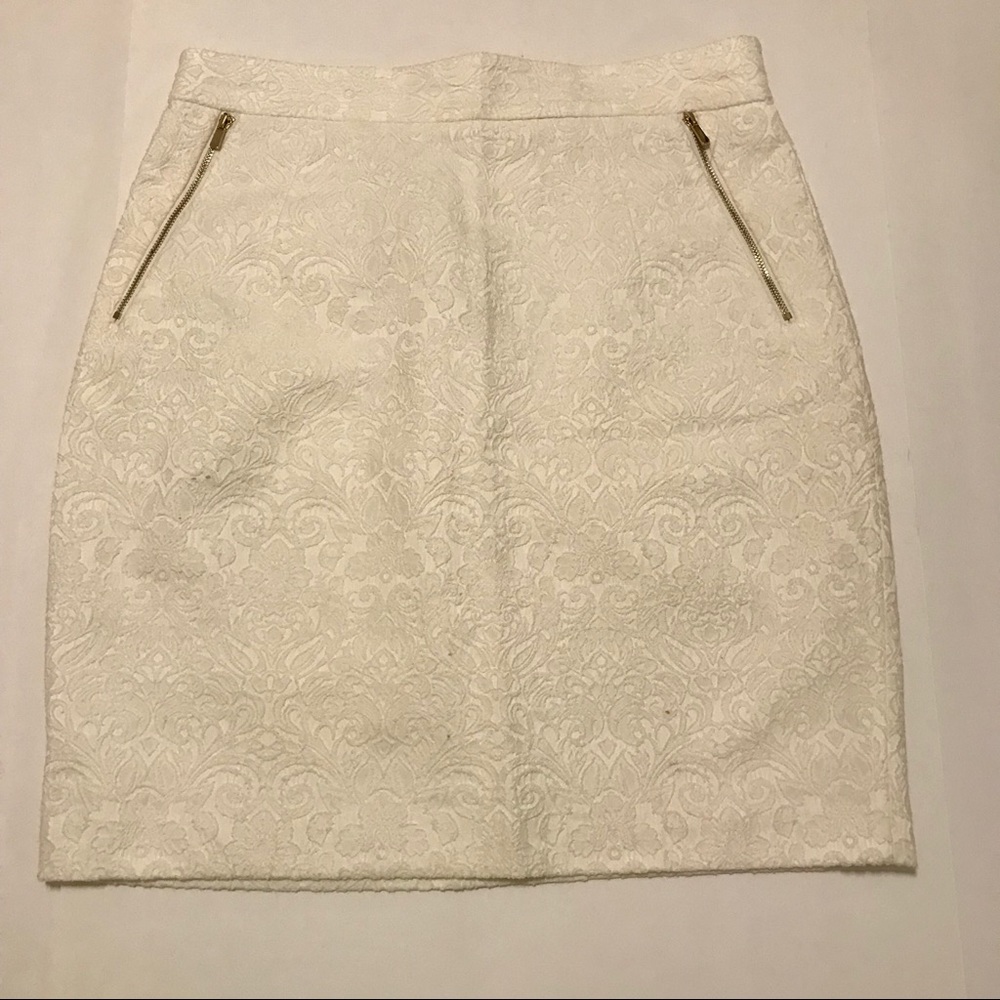 H&M Textured brocade pencil skirt to the knee with golden zippers accents